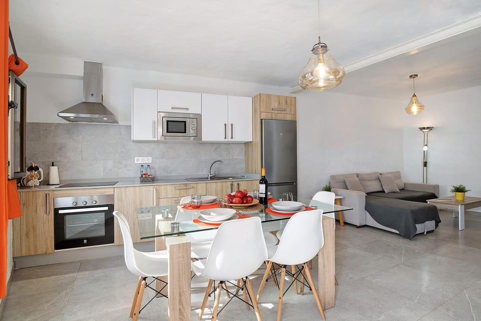 Property building, Kitchen or kitchenette, Living room