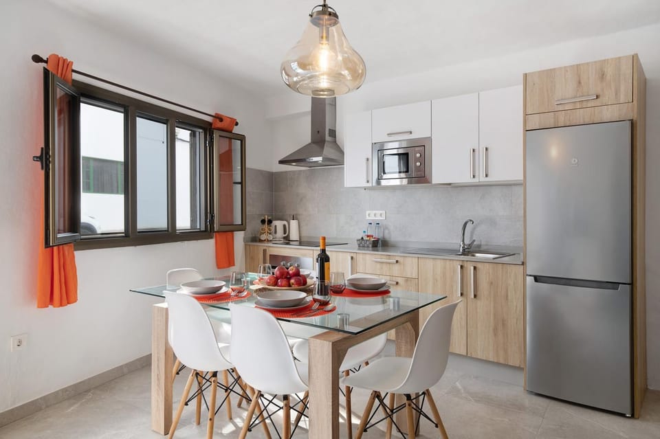 Property building, Kitchen or kitchenette, Living room