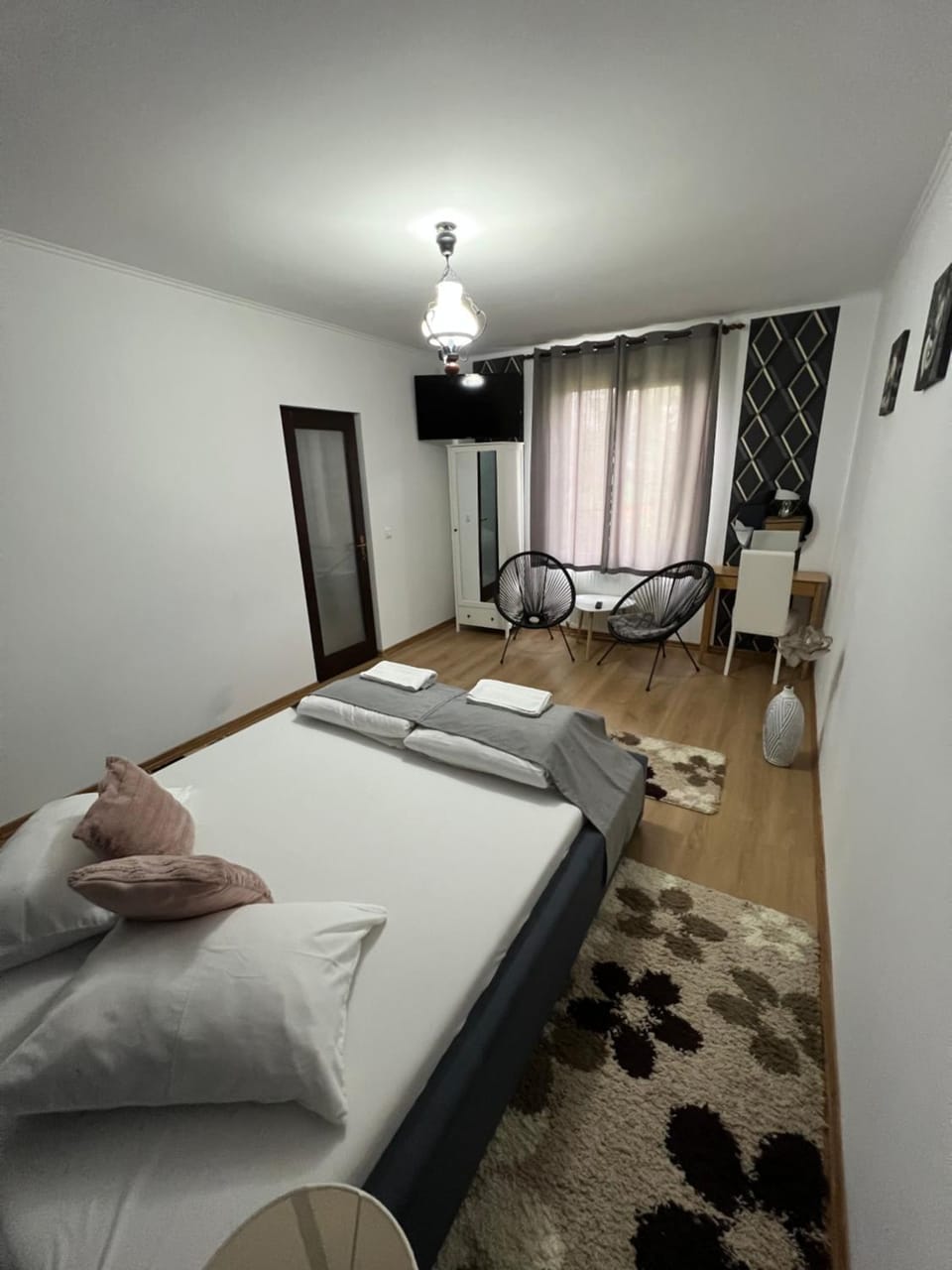 Guesthouse Viktoria Pensiune Bed and Breakfast in Romania