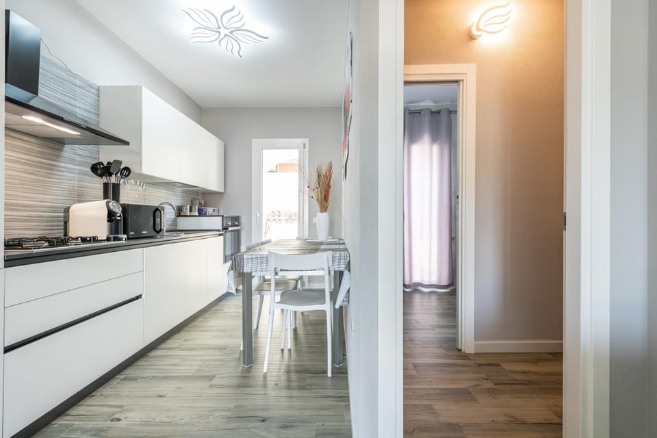Property building, Kitchen or kitchenette, Living room