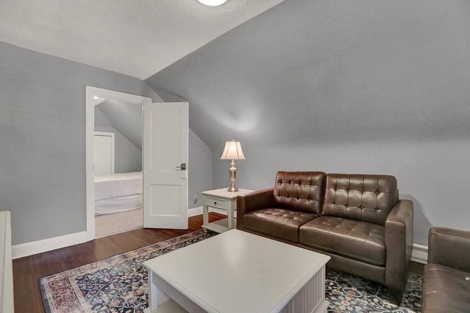 Suites on Seneca - Gorgeous One Bedroom Apartment Apartment in Harrisburg