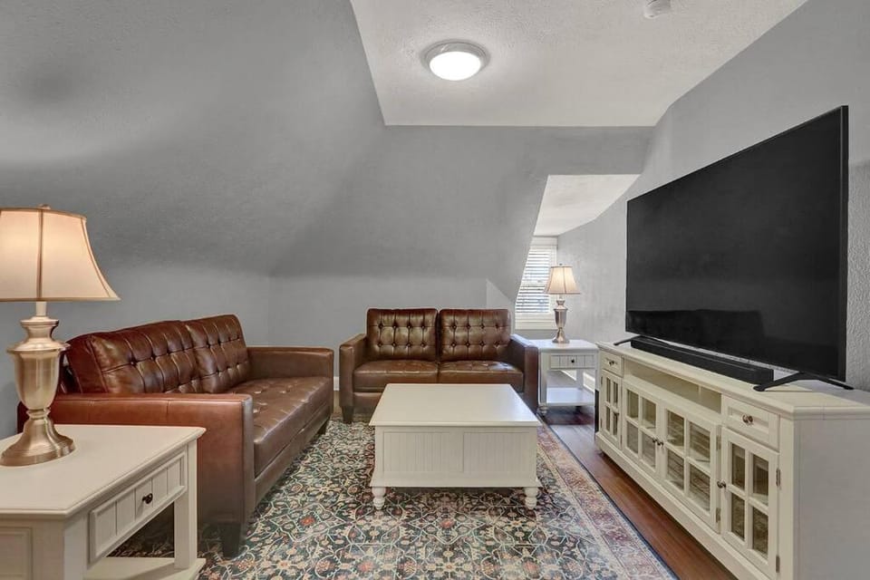 Suites on Seneca - Gorgeous One Bedroom Apartment Apartment in Harrisburg