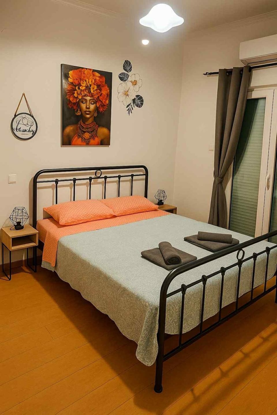 Bed, Photo of the whole room, Bedroom
