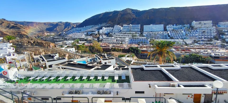 Solarium, City view, Mountain view