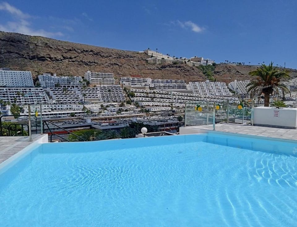 City view, Swimming pool
