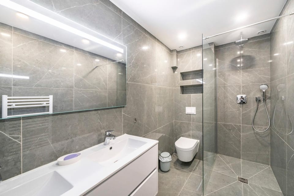 Shower, Bathroom