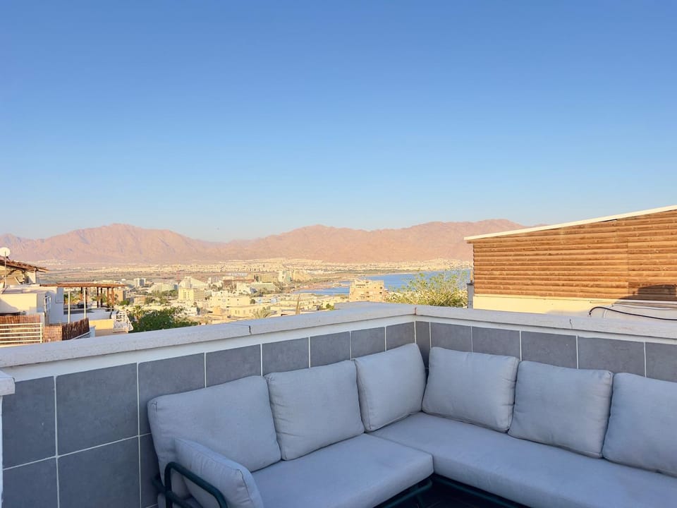 Day, Natural landscape, View (from property/room), Balcony/Terrace, Seating area, Mountain view, Sea view