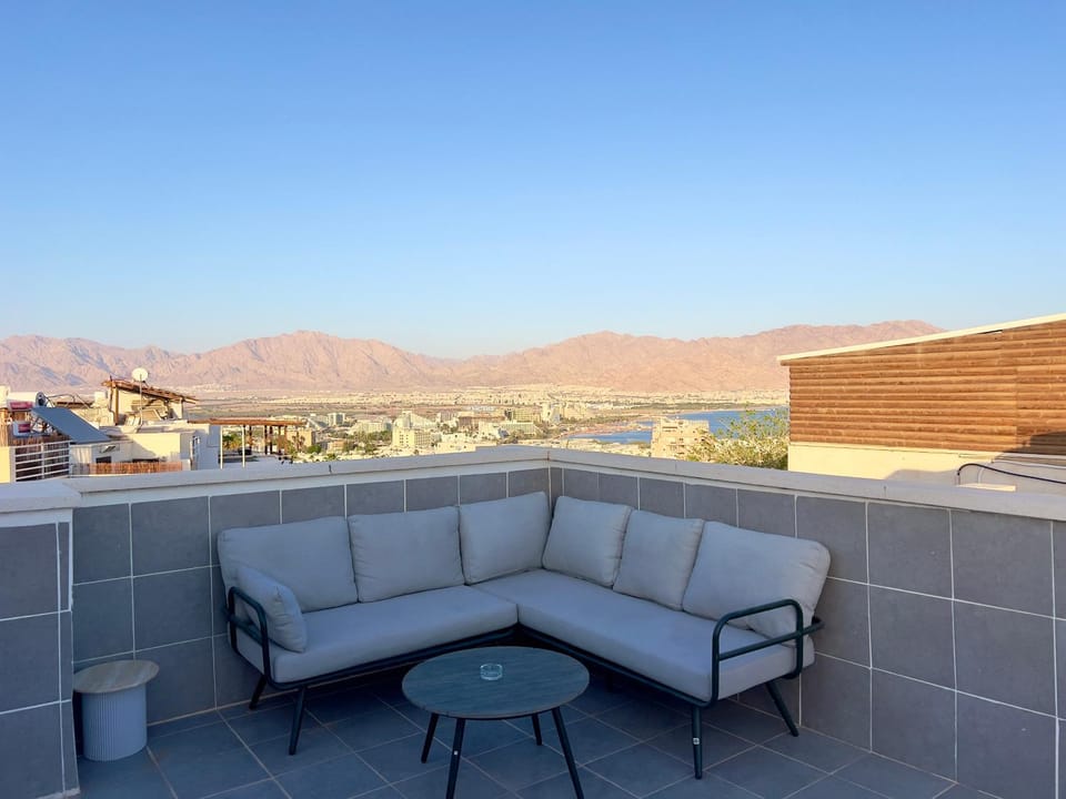 Patio, Day, Natural landscape, View (from property/room), Balcony/Terrace, Seating area, Mountain view