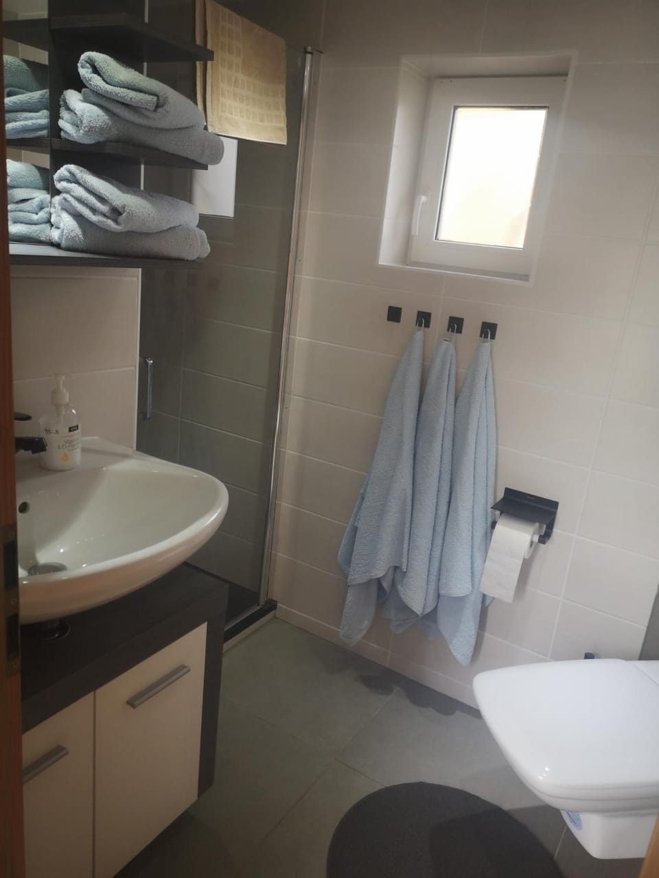 Shower, Bathroom, towels