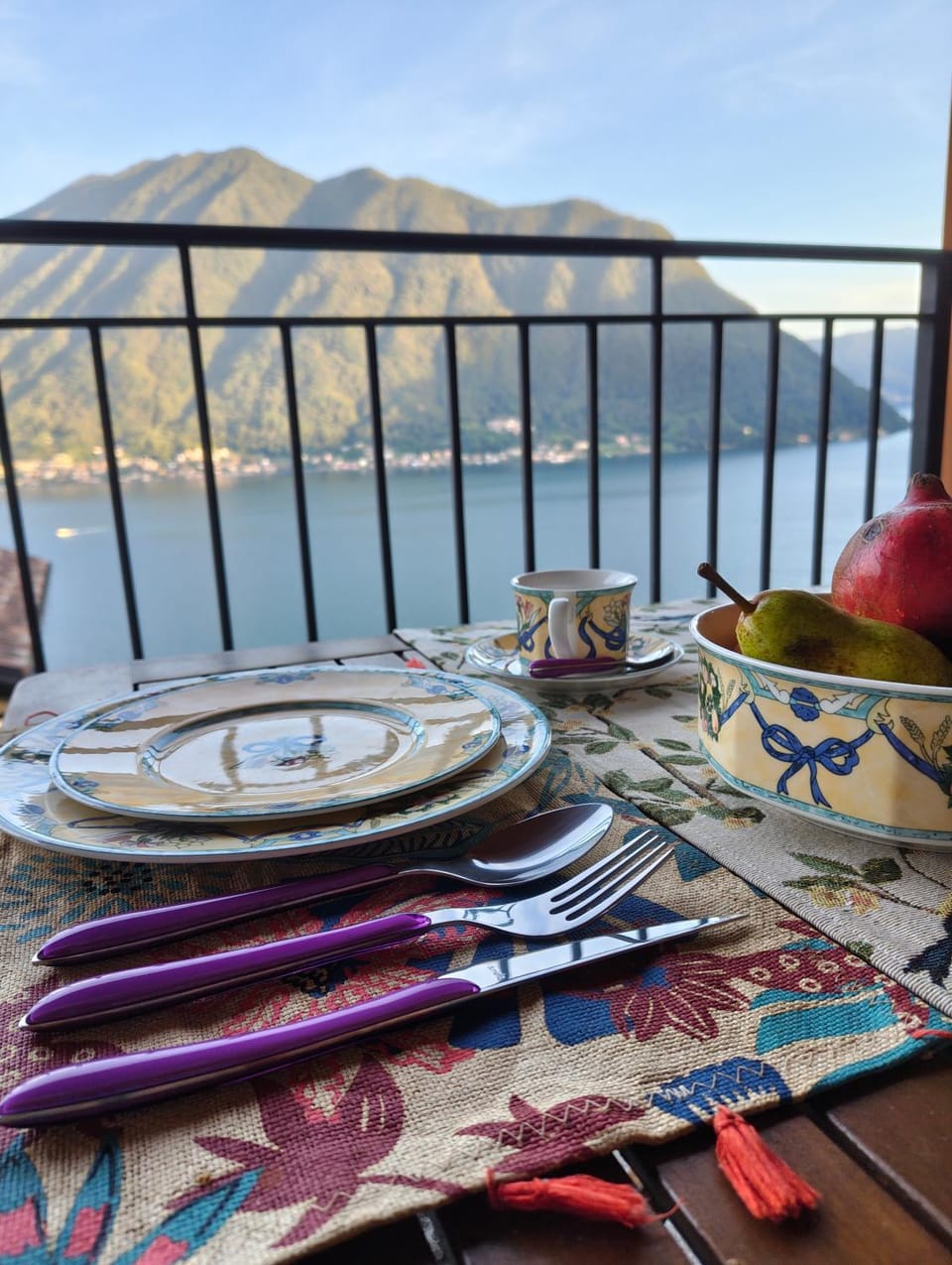 Natural landscape, Balcony/Terrace, Dining area, Lake view, Mountain view