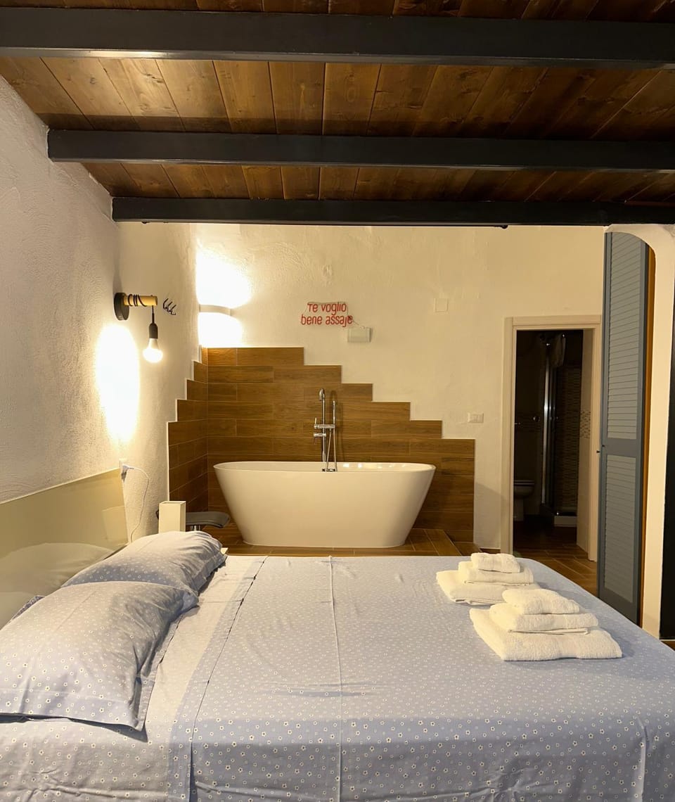 Guarracino - Real Suite Capodimonte Apartment in Naples