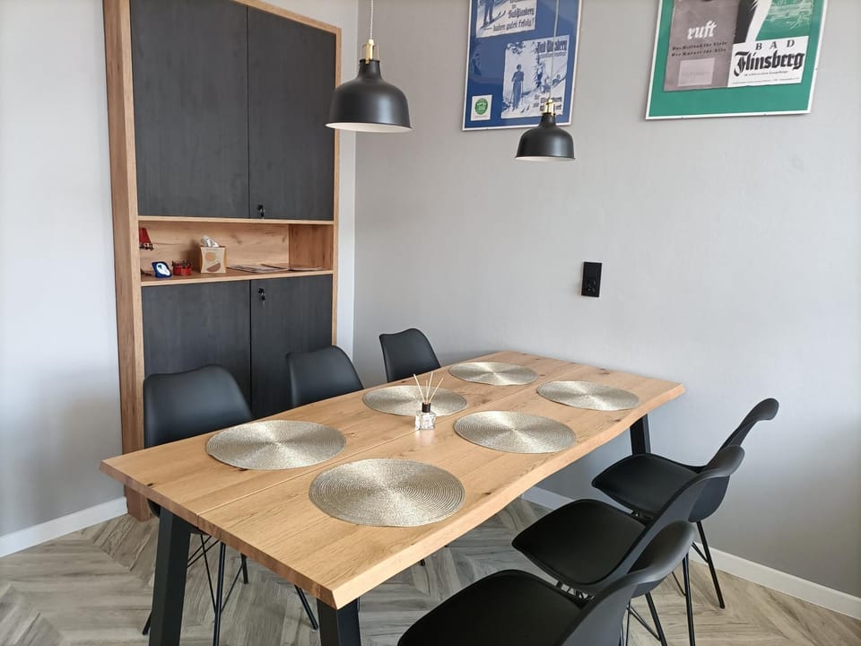 Living room, Dining area