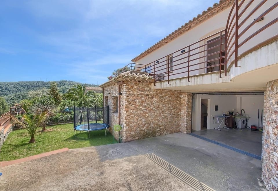 Villa with Pool Ac and Sea View Villa in Baix Empordà