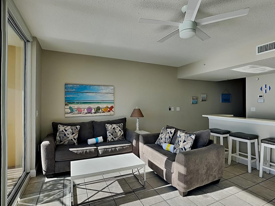 Living room, Seating area, furniture