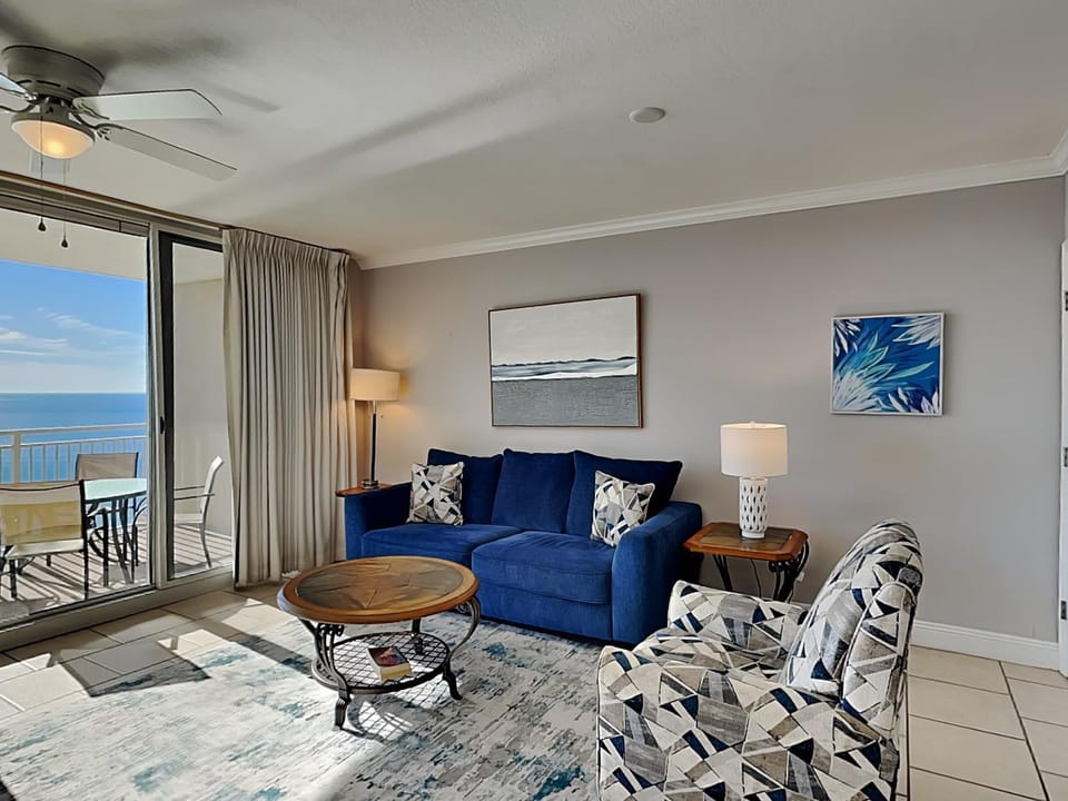 Balcony/Terrace, Living room, Seating area, Sea view, furniture