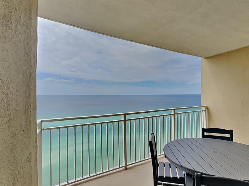View (from property/room), Balcony/Terrace, Seating area, Sea view