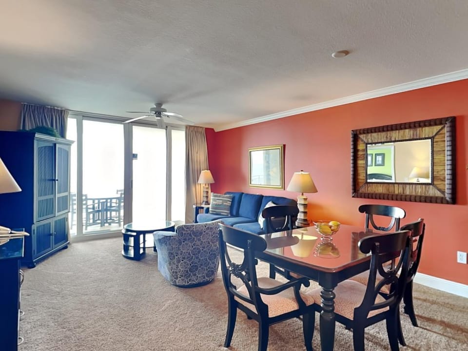 Balcony/Terrace, Living room, Seating area, Dining area, furniture