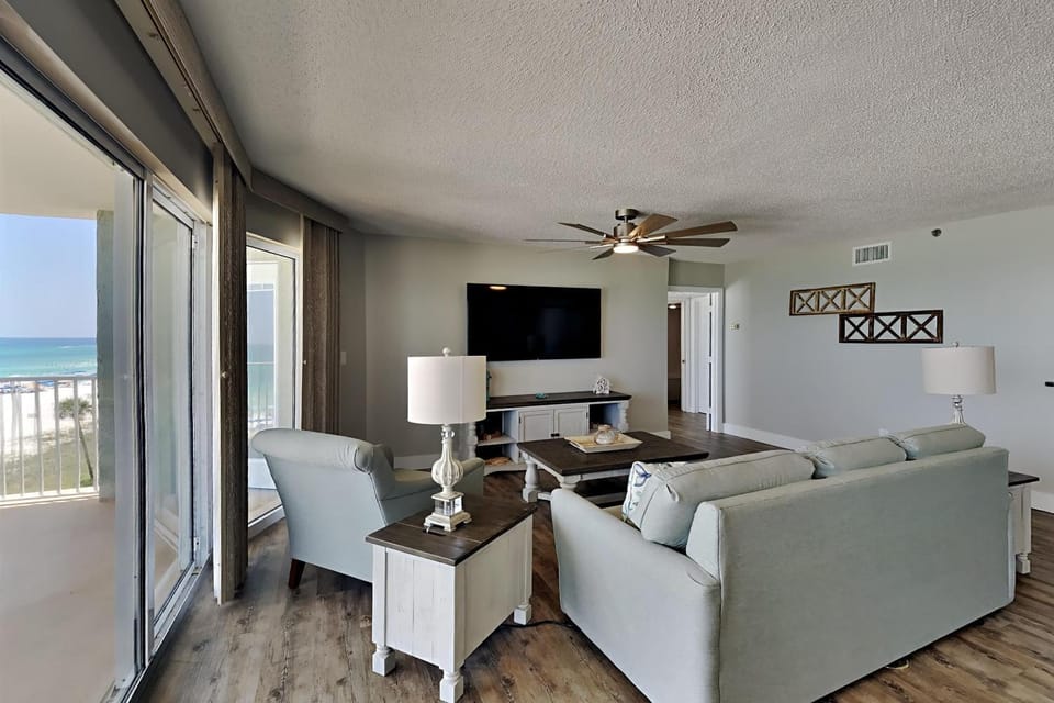 TV and multimedia, Balcony/Terrace, Living room, Seating area, Sea view, furniture