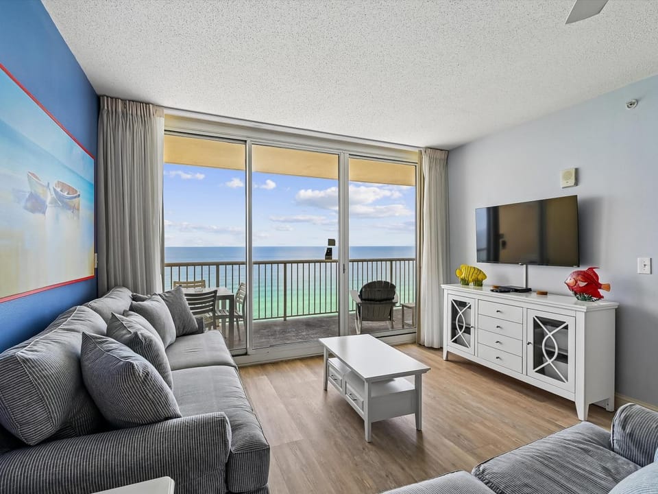 TV and multimedia, Balcony/Terrace, Living room, Seating area, Sea view, furniture
