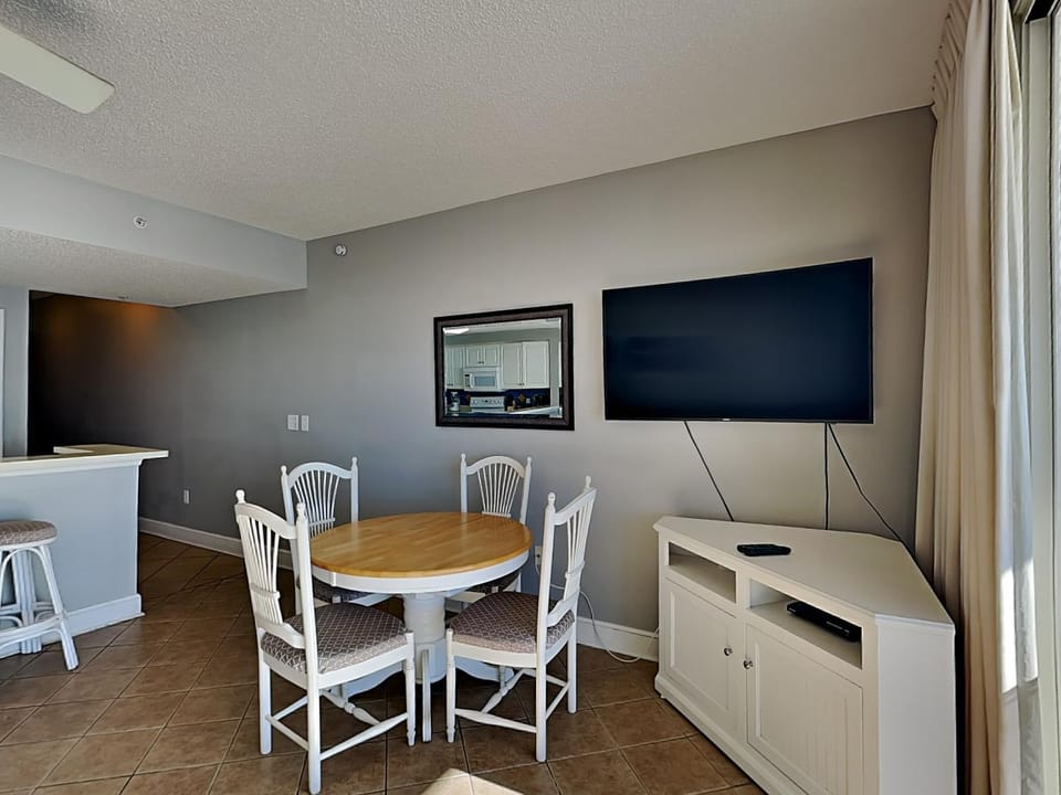 TV and multimedia, Seating area, Dining area, furniture