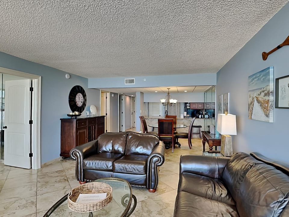 Living room, Seating area, Dining area, furniture, air conditioner