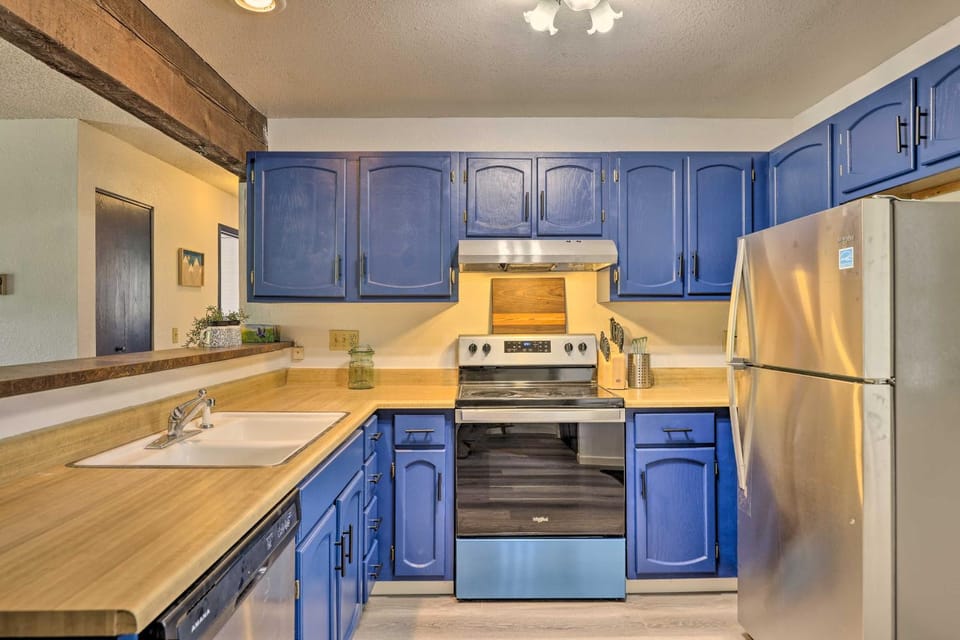 Grand Lake Condo w/ Mountain Views: Walk to Lake! House in Grand Lake