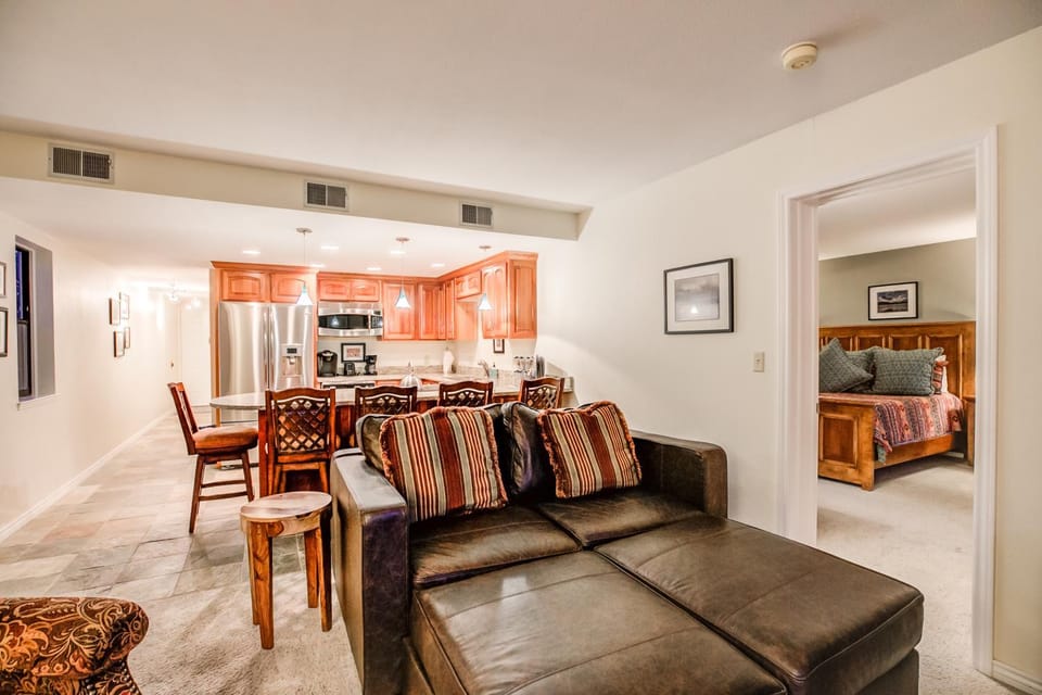 Mountainside Pineview Condo: Cozy Frisco Retreat Apartment in Frisco