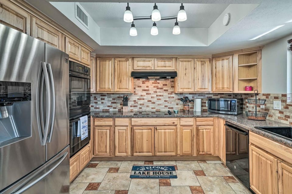 5 Mi to Marina: Lake Havasu City Home w/ Pool! House in Lake Havasu City