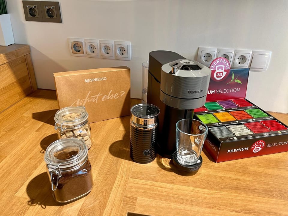 Coffee/tea facilities, Kitchen or kitchenette