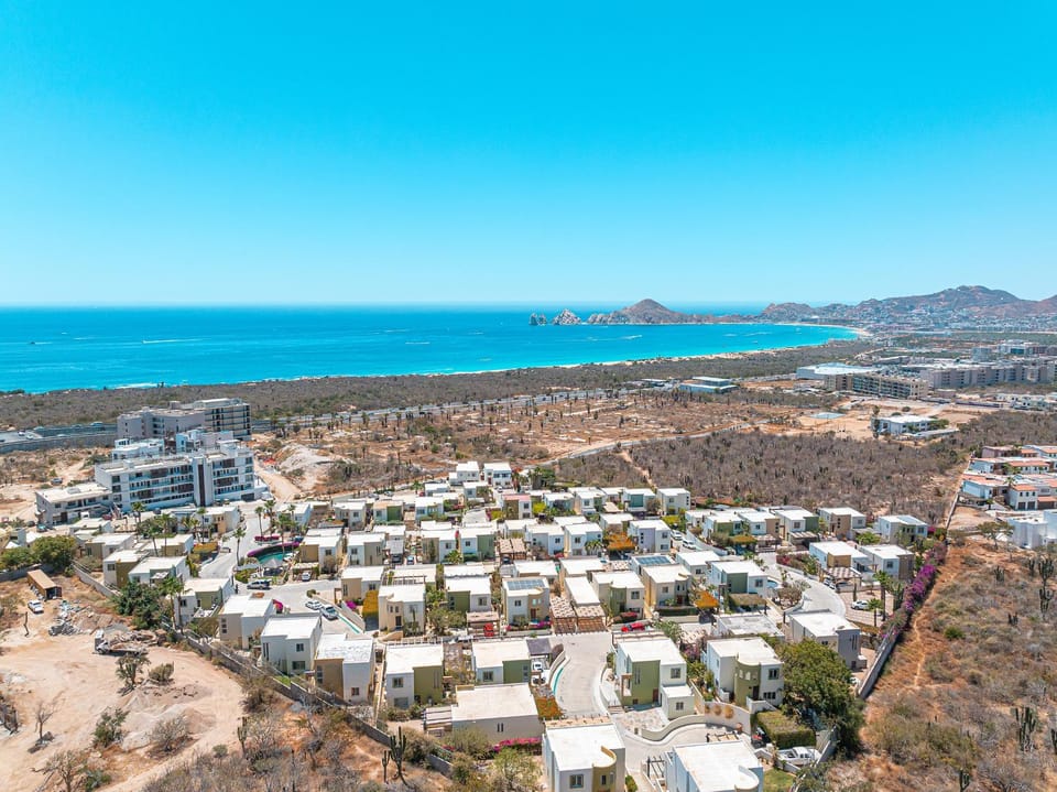 Bird's eye view, View (from property/room), City view, Landmark view, Sea view