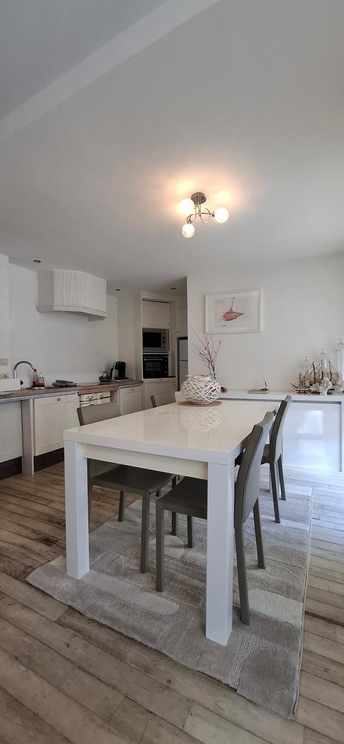 Living room, kitchen