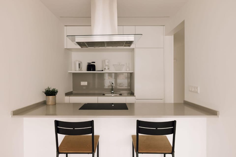 Coffee/tea facilities, Kitchen or kitchenette, Dining area, pet friendly, stove