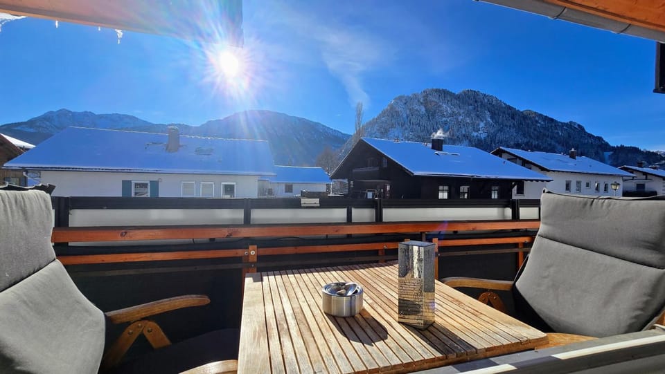 Balcony/Terrace, Mountain view