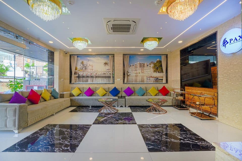 TV and multimedia, Lobby or reception, Seating area