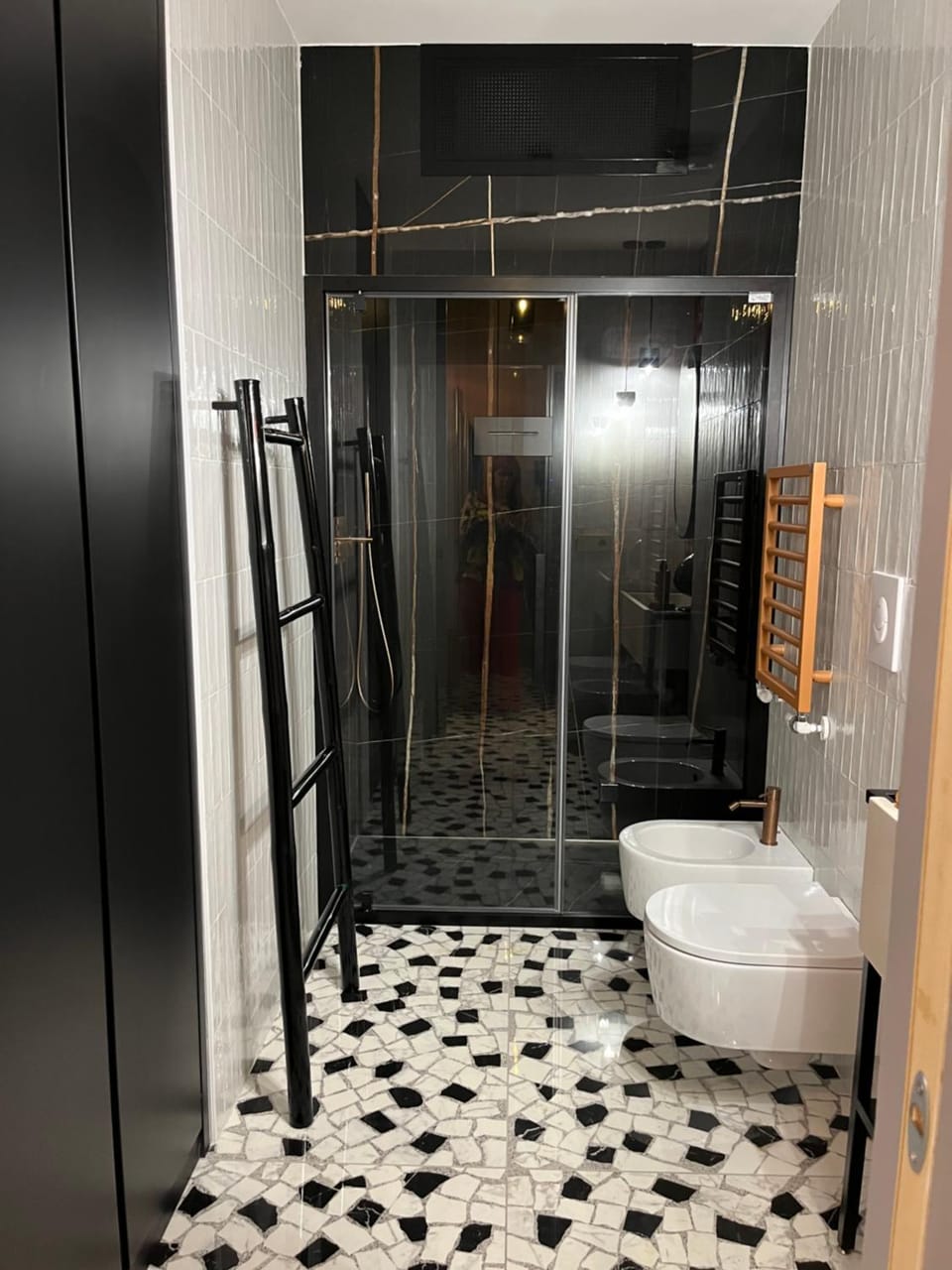 Shower, Toilet, Bathroom, Spa and wellness centre/facilities