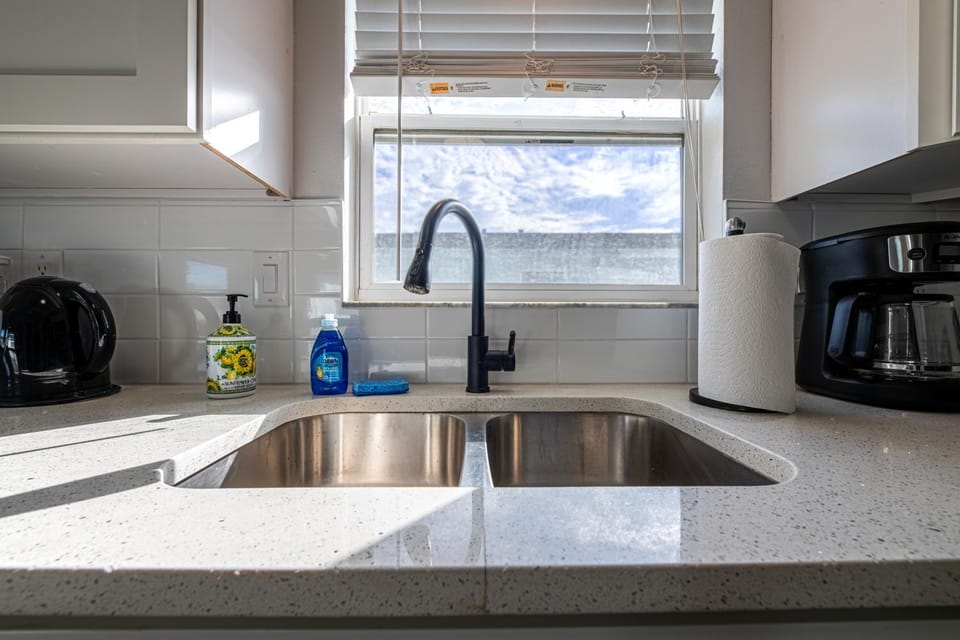 2bd 2ba Sandy Beach E 3Mins to BeachPool! Apartment in Indian Rocks Beach