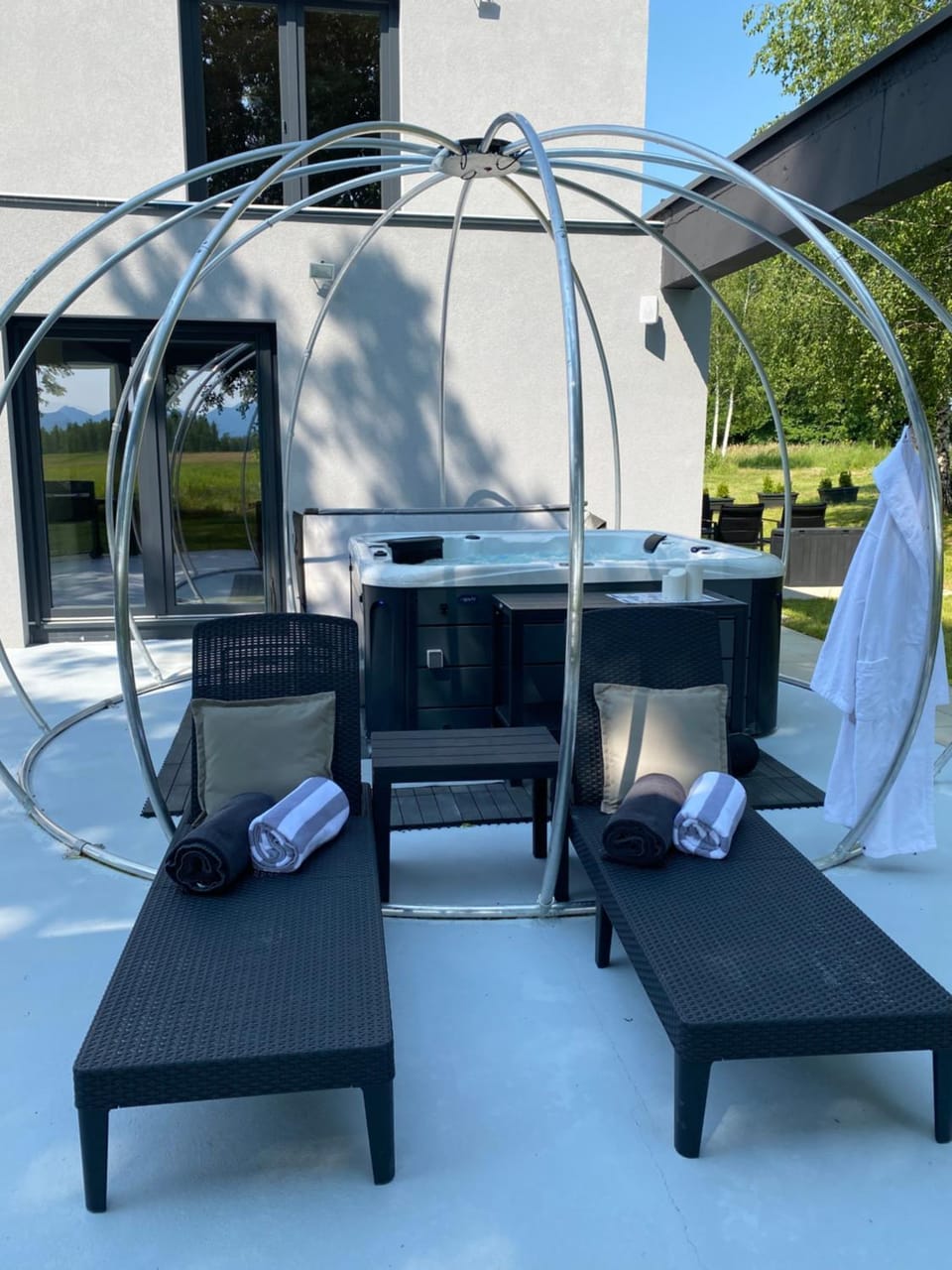 Day, Hot Tub, Balcony/Terrace, sunbed