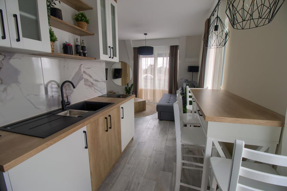 Kitchen or kitchenette, Dining area, pet friendly