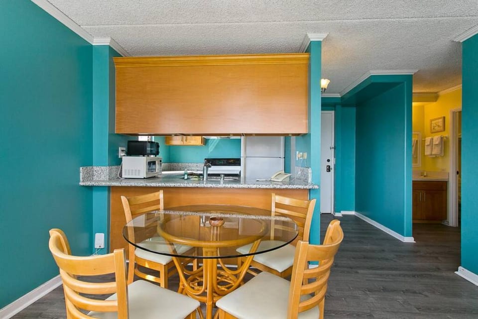 Kitchen or kitchenette, Dining area, pet friendly, toaster