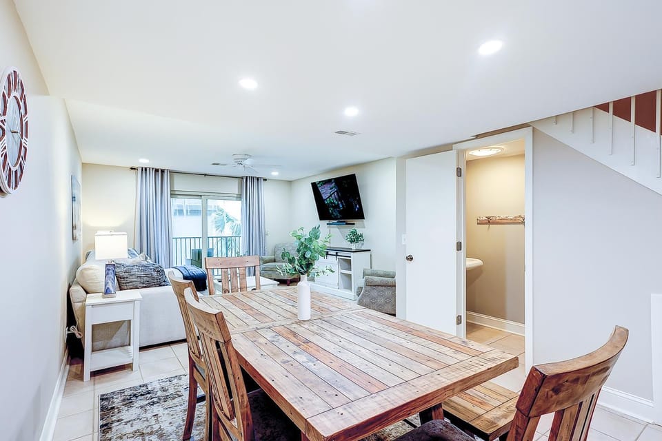 Surf Court Villas 5 Villa in South Forest Beach