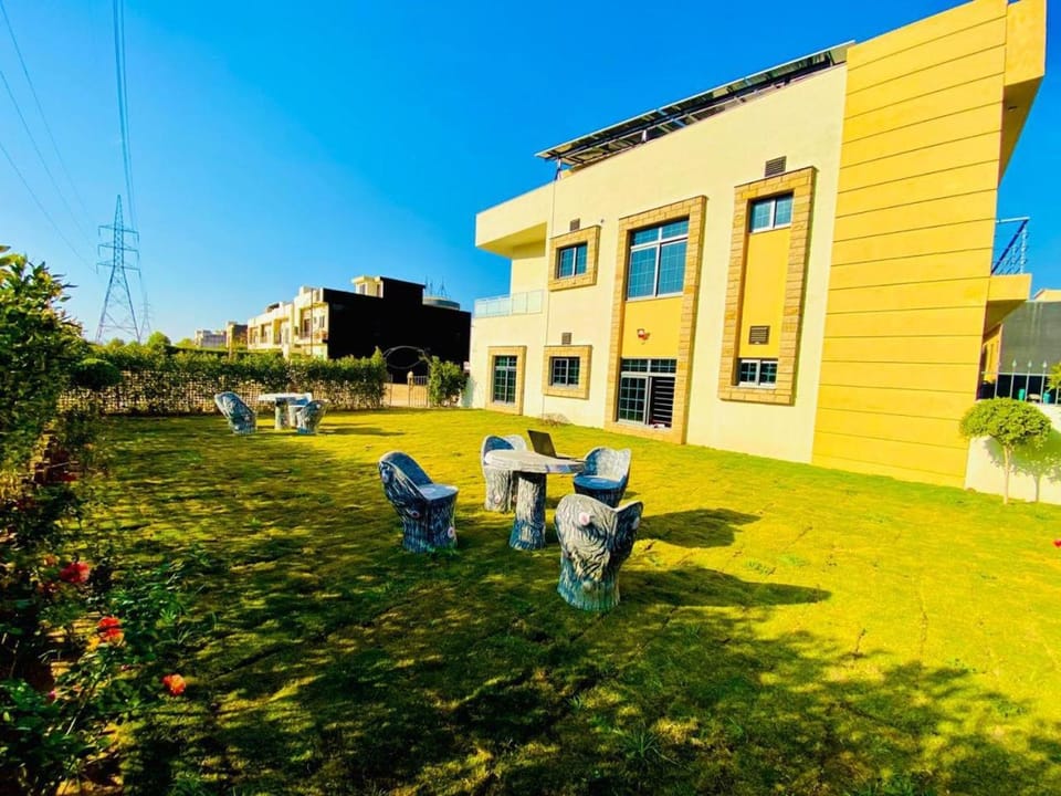 Moon Light Guest House & Hotel Bahria Town Rawalpindi Bed and Breakfast in Islamabad