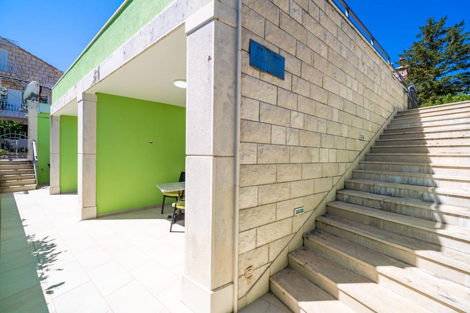 Property building, Day