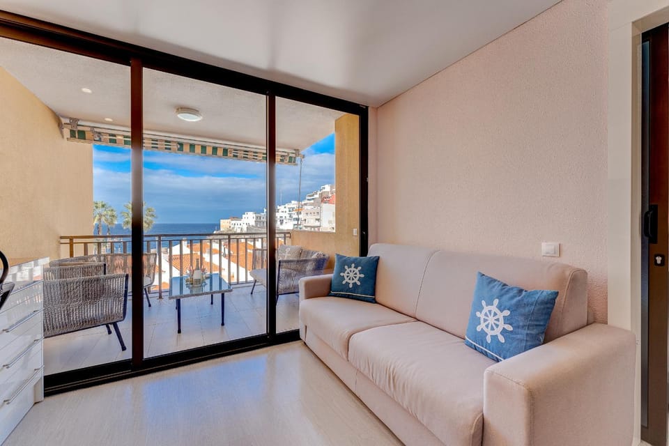 Natural landscape, View (from property/room), Balcony/Terrace, Living room