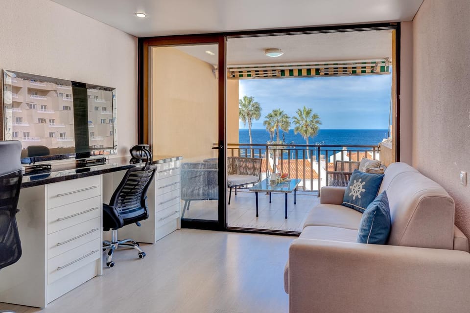 TV and multimedia, View (from property/room), Balcony/Terrace, Sea view