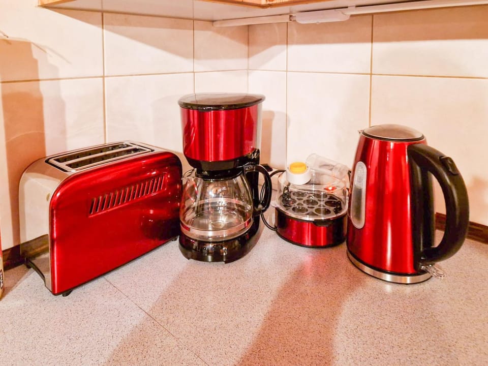 Coffee/tea facilities, toaster