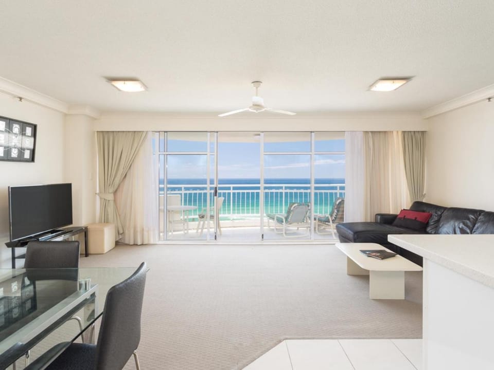 2nd Avenue Apartments - Hosted by Burleigh Letting Apartment in Burleigh Heads