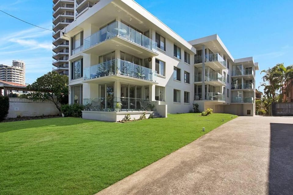 Property building, Day, Garden