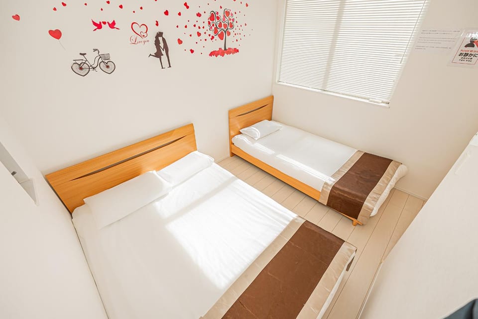 SkyTreeStayHotel2鐘ヶ淵駅から徒歩4分天井からskytreeが見えます Hotel in Chiba Prefecture