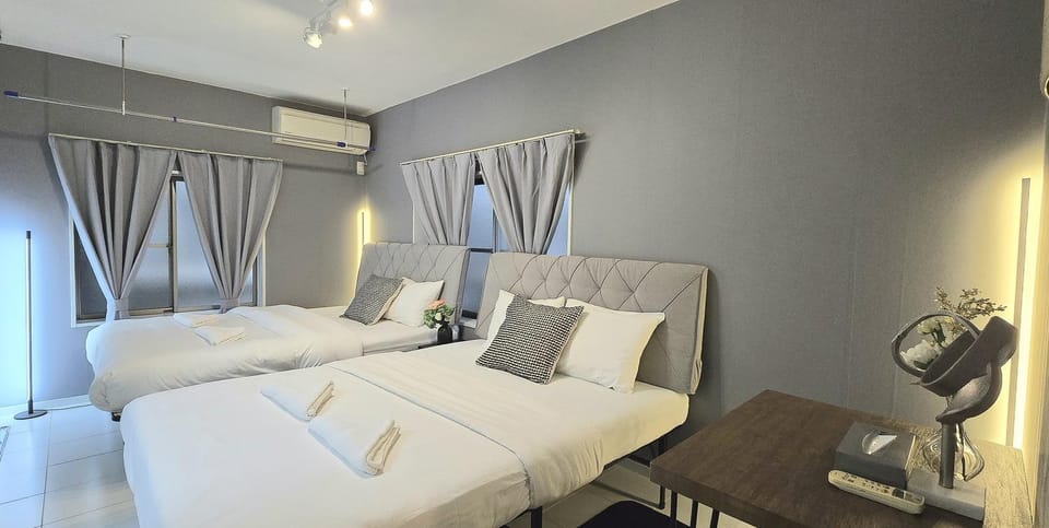 Bed, Photo of the whole room, Bedroom, air conditioner