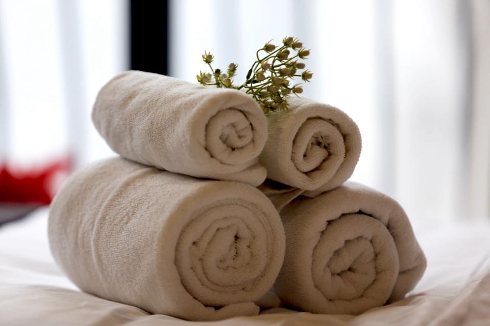 Photo of the whole room, Bedroom, towels